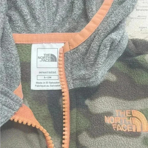 The North Face 6-12mo Fleece
Hoodie Camo - Picture 3 of 7